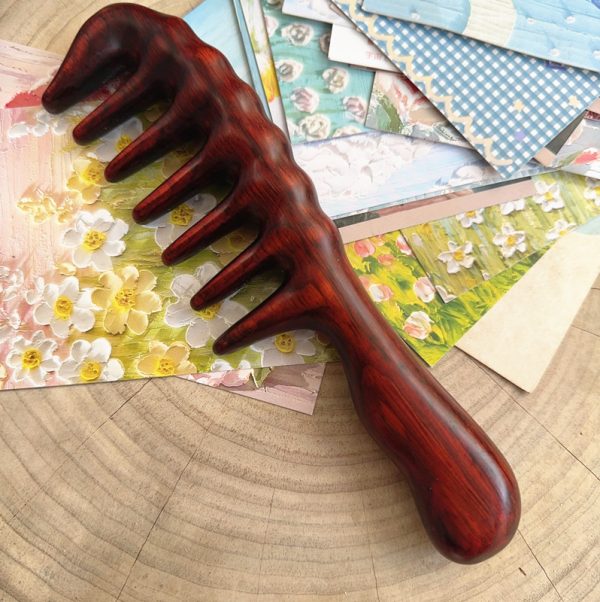 Rose sandalwood wide teeth Comb. (without any joint)