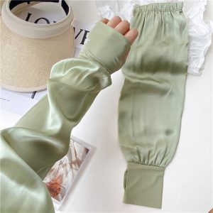 High Quality Ice Silk Breathable Loose Gloves.