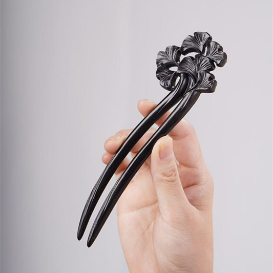 20. Six leaf black