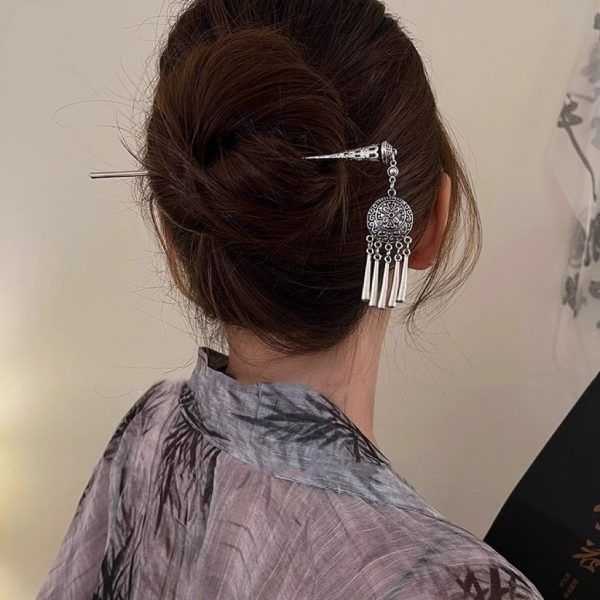 12. Round tassel